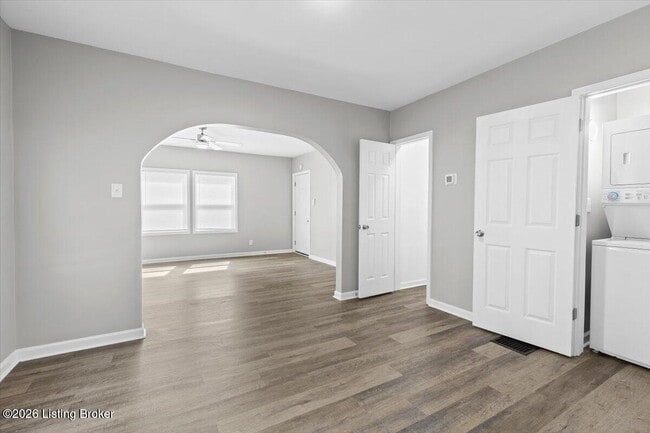 Building Photo - 1018 S 47th St