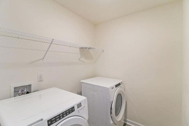 Building Photo - 520 Whitman Ln