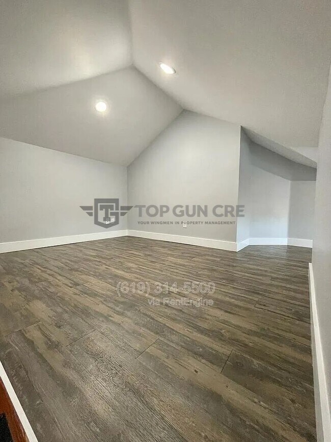 Building Photo - 643 S 31st St