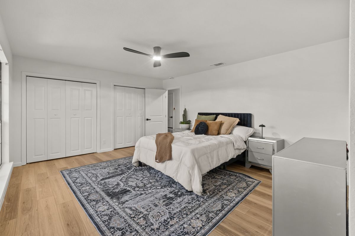 Building Photo - 2822 Low Oak