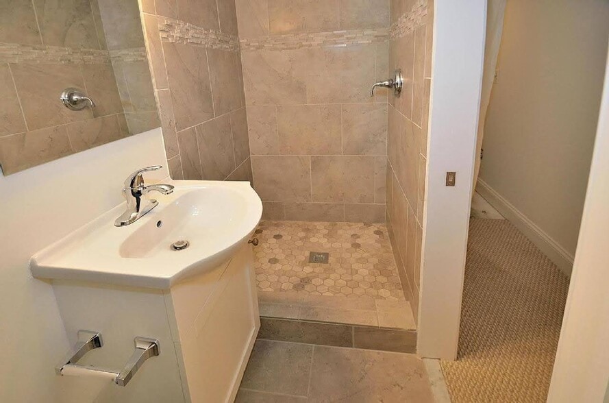 Building Photo - 209 Wesmond Dr