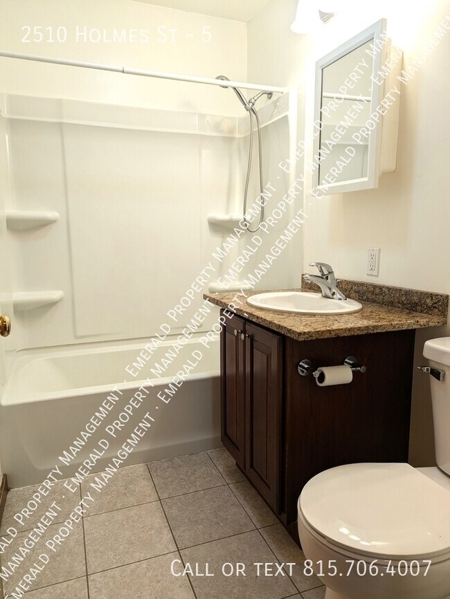 Building Photo - 2510 Holmes St