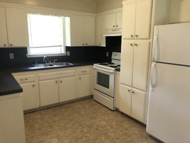 Building Photo - Shreve Island Cutie..