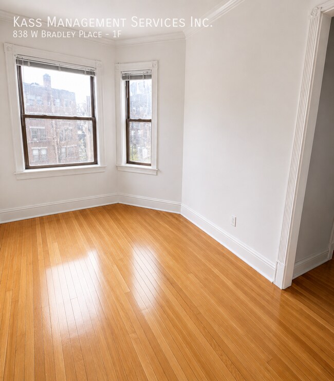 Building Photo - 838 W Bradley Pl
