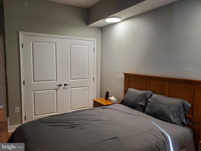 Building Photo - 155 Potomac Passage