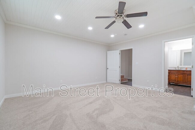Building Photo - 118 Czar Ln