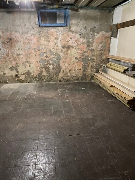 Basement 1st fl access - 160 Hodge Ave