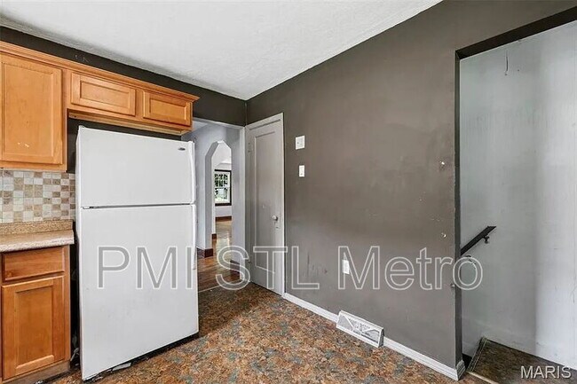Building Photo - 5212 Fletcher St
