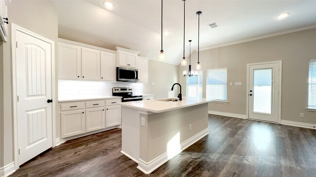 Building Photo - 805 Tippit Ln