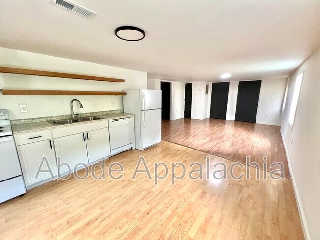 Building Photo - 1233 Collins Hwy