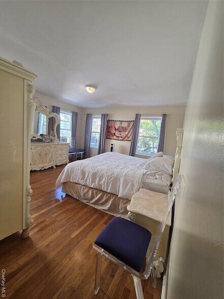 Building Photo - 444 N Terrace Ave