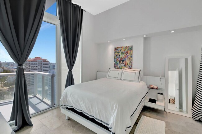 Building Photo - 6515 Collins Ave