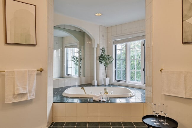 Building Photo - 321 Museum Village Rd