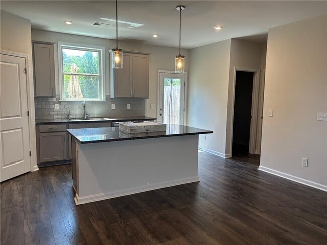 Building Photo - 3667 Hidden Valley Cir