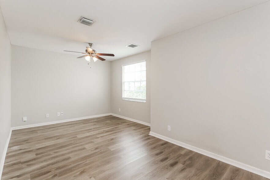 Building Photo - 11961 Donlin Dr