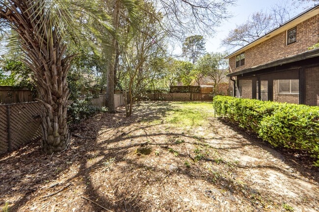 Building Photo - 5 Bedroom 3 Bath Home in Parkshore - Charl...