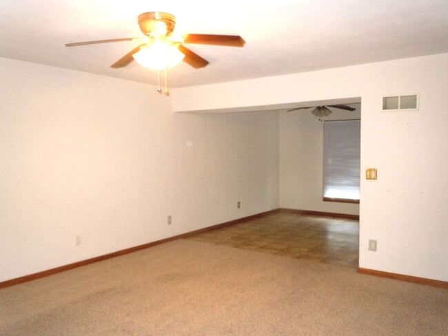 Building Photo - 1811-1817 Parkview