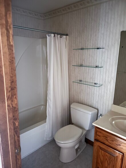 Building Photo - 917 Roddy Rd