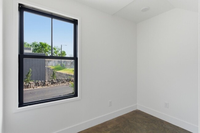 Building Photo - Sleek East Nashville New Construction Studio