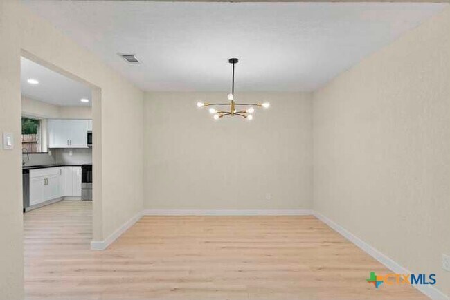 Building Photo - 2326 Aprilmont Dr