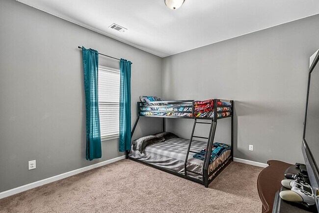 Building Photo - 173 Charolais Dr
