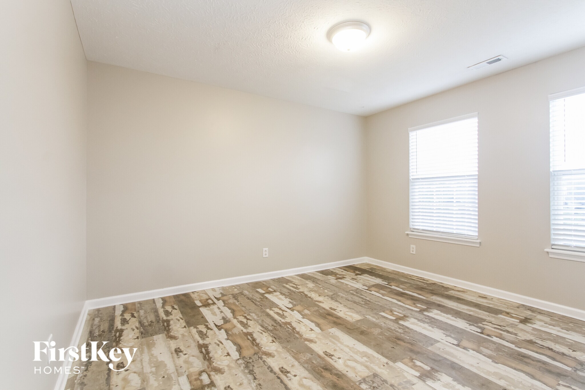 Building Photo - 1526 Old Thicket Ct
