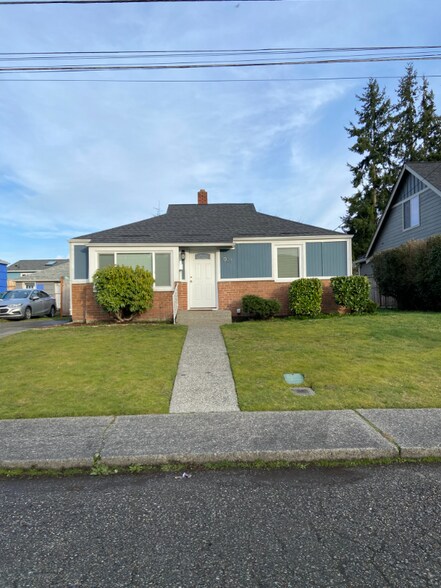 Primary Photo - 1021 S Meyers St