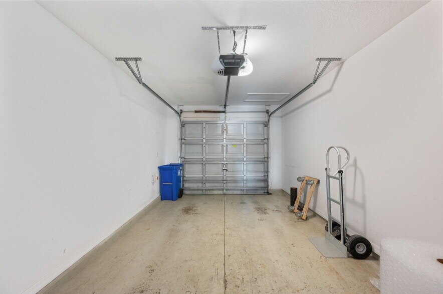 Building Photo - 467 Cabernet Pl