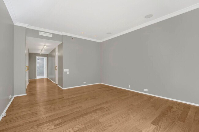 Building Photo - 680 N Lake Shore Dr