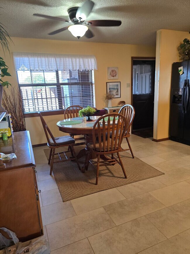 Building Photo - 2/2 Over 55 Condominium Community