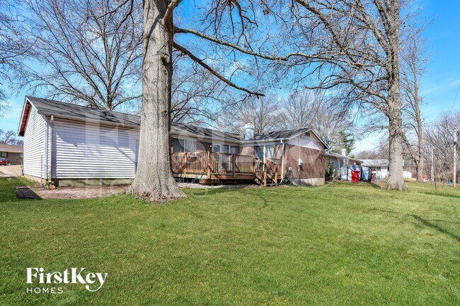 Building Photo - 3250 Churchill Dr