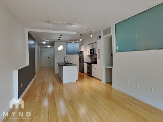 Primary Photo - 4040 N Hall St