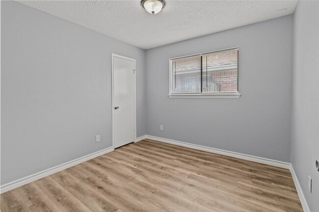 Building Photo - 20903 Union Park Dr