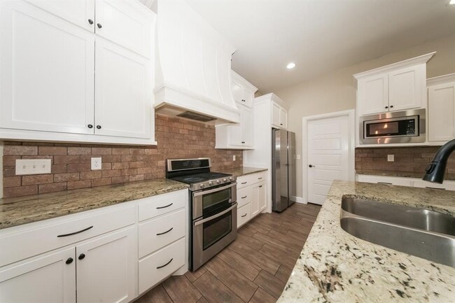 Building Photo - 207 Casey Ln