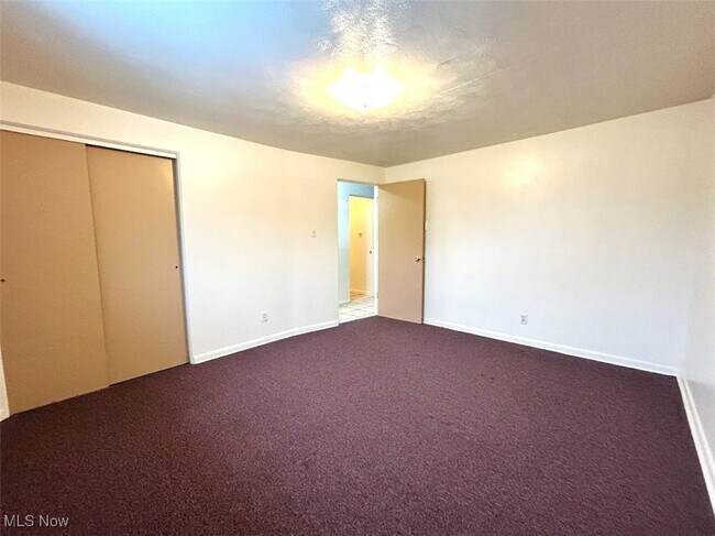 Building Photo - 301 Martin