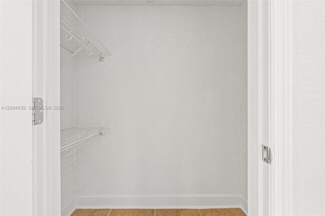 Building Photo - 401 69th St