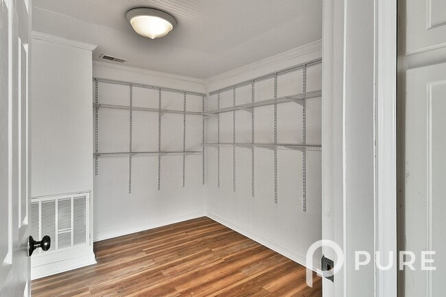 Building Photo - 5674 Duncan Rd