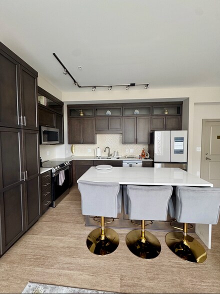 Kitchen - 51 N High St