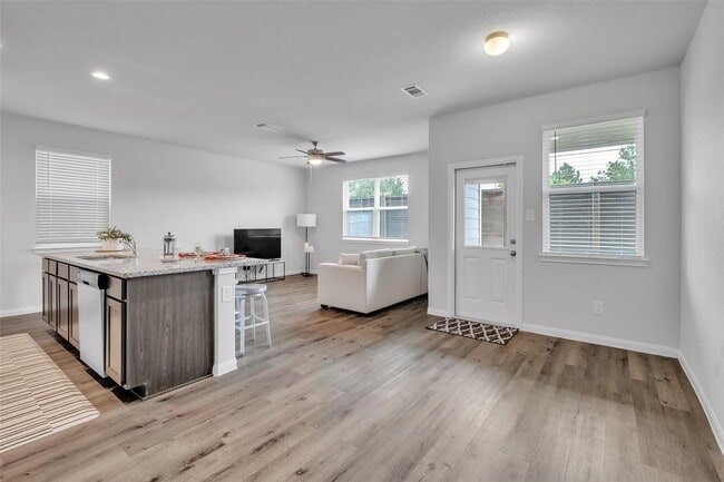 Building Photo - Beautifully maintained 2-story home in the desirable Camillo Lakes community, offering 3 bedrooms...