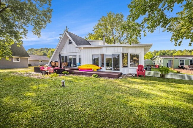 Building Photo - 811 Palmer Dr