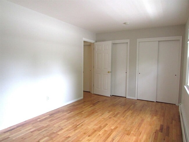 Building Photo - 74 B Demarest Ave