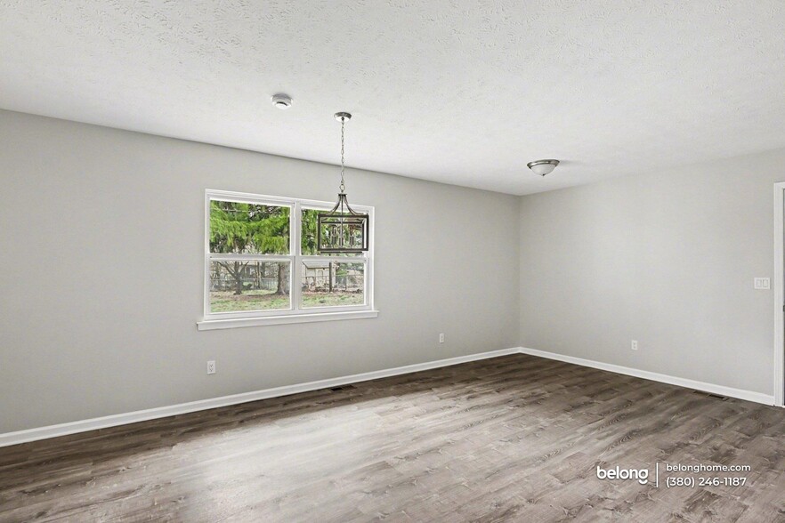 Building Photo - 217 Moorfield Dr