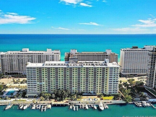 Building Photo - 1 Bedroom Condo in Miami Beach