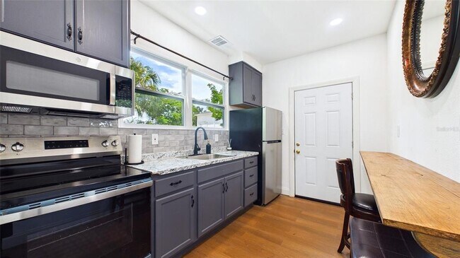 Building Photo - 2610 W Cypress St