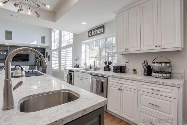 Building Photo - 1696 Gil Way