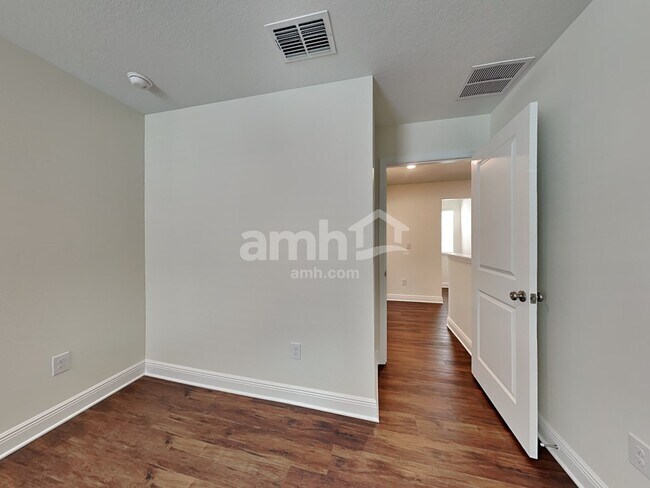Building Photo - 27273 St Andrews Ave