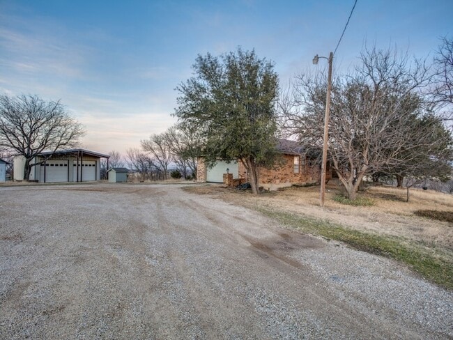 Building Photo - 4774 N Bonnie Brae St