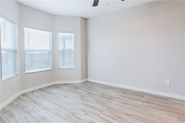 Building Photo - 9504 Menchaca Rd