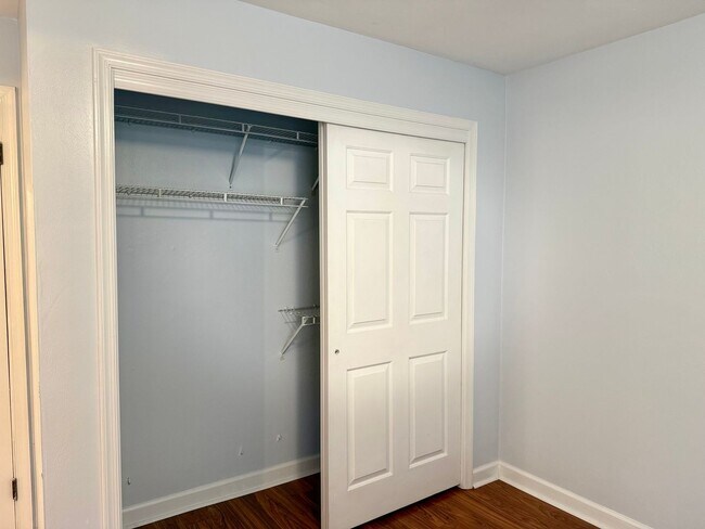 Building Photo - Ready NOW!!!! 2-Bedroom Condo In Ghent! Re...