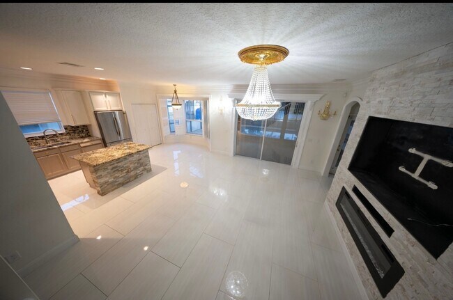 Building Photo - 5456 Los Palma Vista Dr